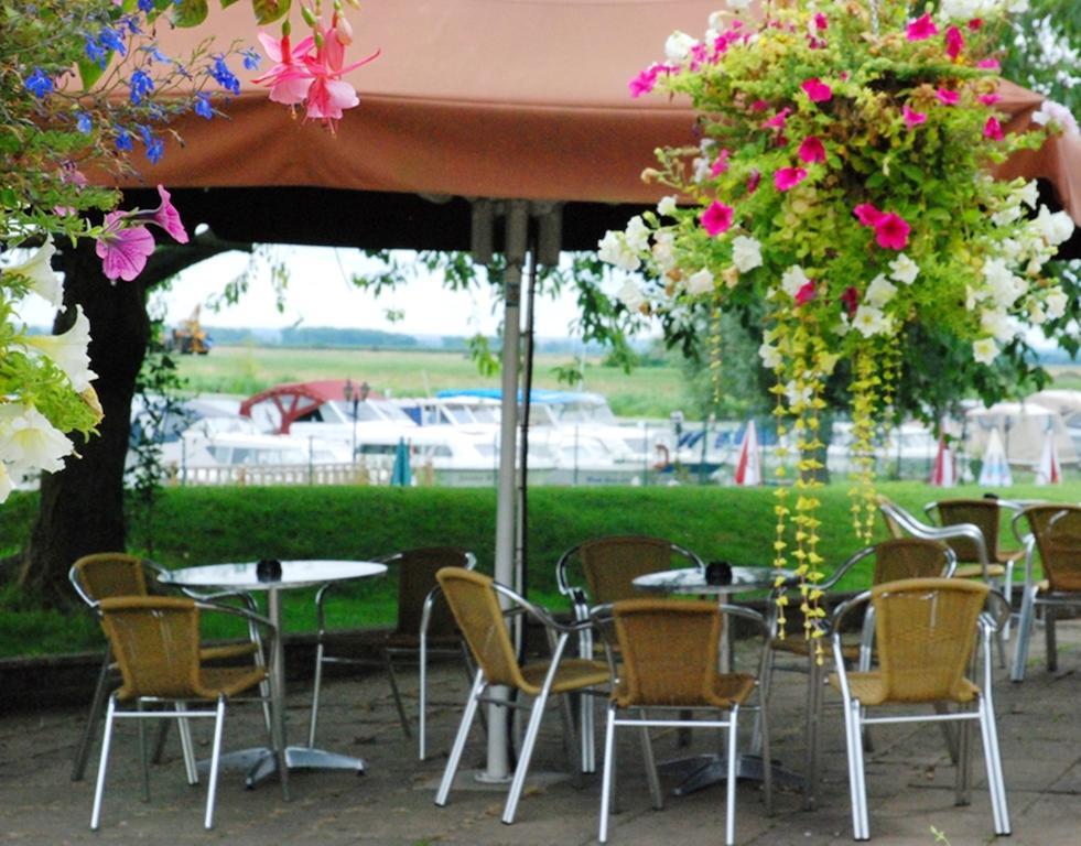 Bed and Breakfast The Lazy Otter Stretham Екстер'єр фото